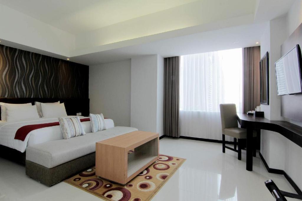 เดอะ ซัน โฮเต็ล เมเดียน Hotel มาดิอุน ภายนอก รูปภาพ