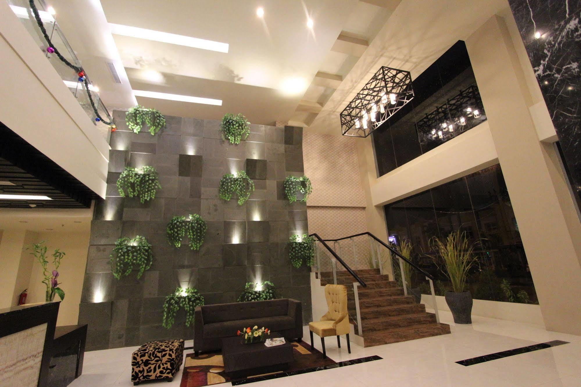 เดอะ ซัน โฮเต็ล เมเดียน Hotel มาดิอุน ภายนอก รูปภาพ