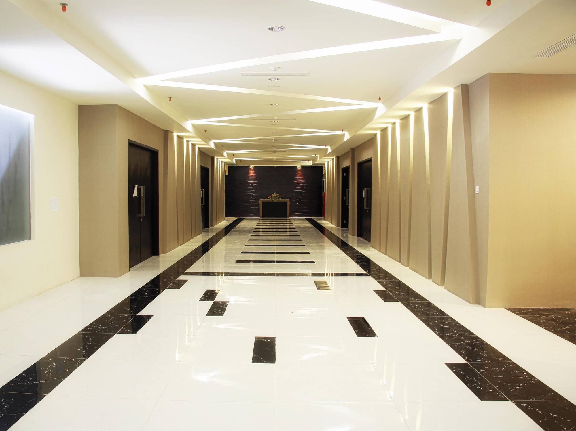 เดอะ ซัน โฮเต็ล เมเดียน Hotel มาดิอุน ภายนอก รูปภาพ